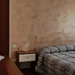 Augello Panzió *