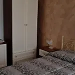 Augello Panzió *
